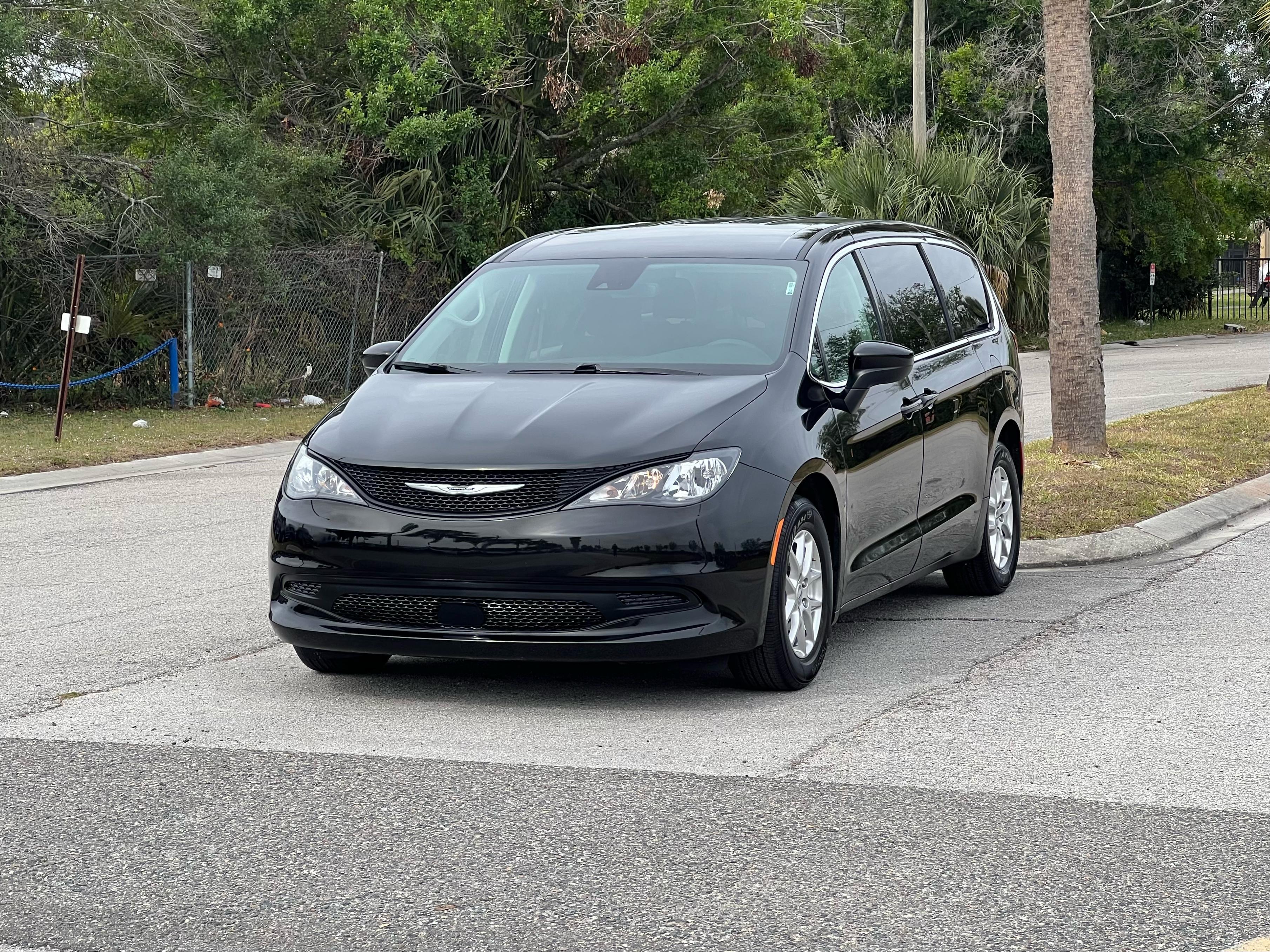 Chrysler Pacifica 2023 in Orlando, FL