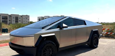 Tesla Cybertruck 2025