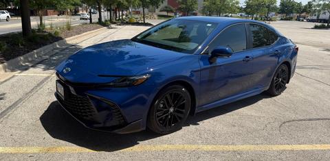 Toyota Camry Hybrid 2026
