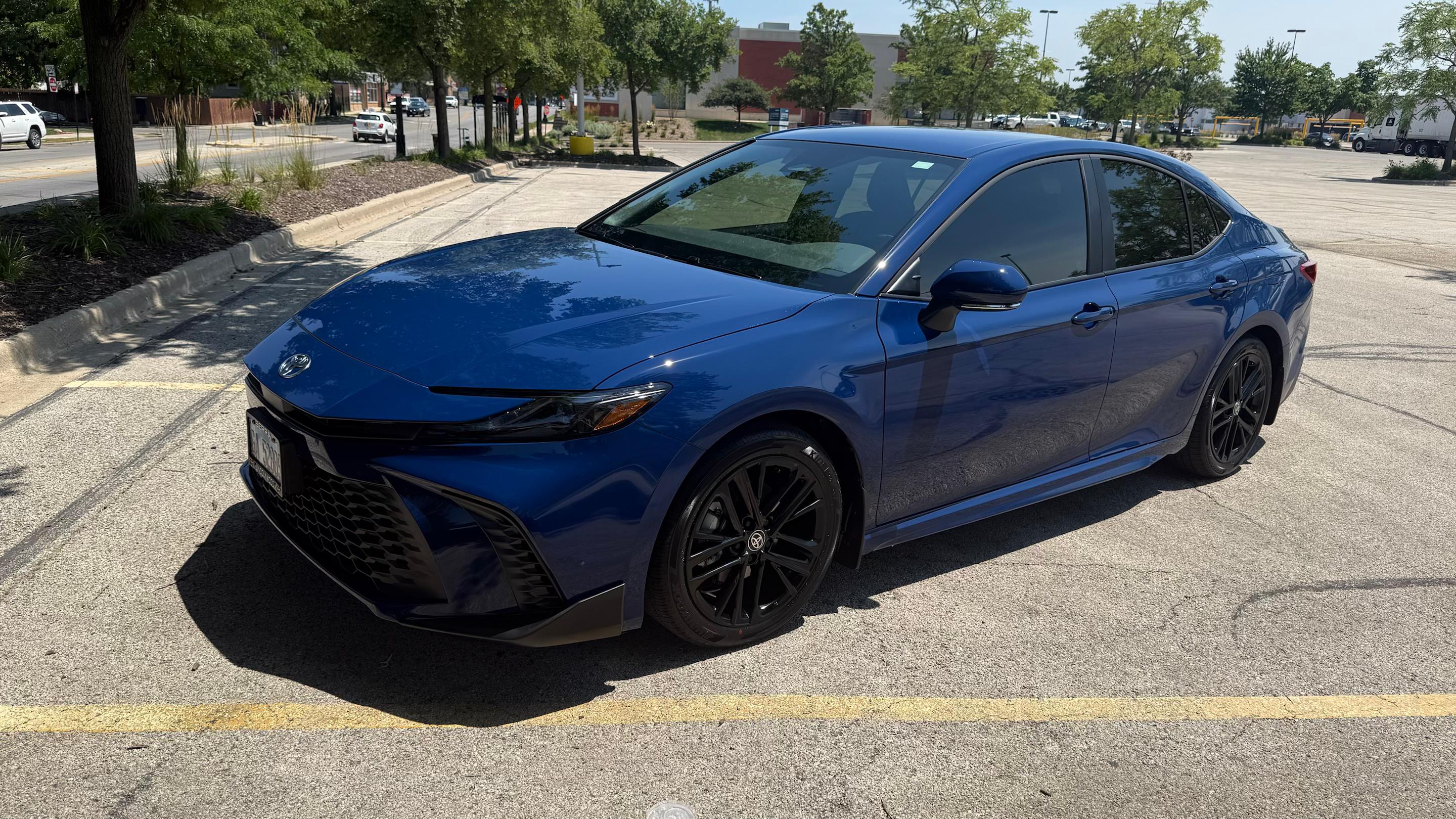 Toyota Camry Hybrid 2026 in Chicago, IL