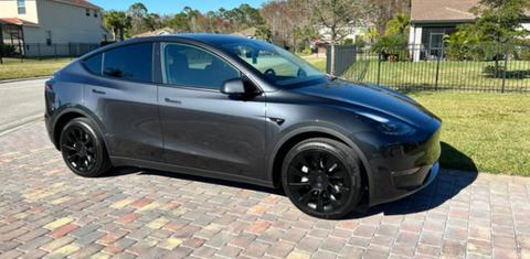 Tesla Model Y 2025