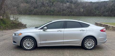 Ford Fusion Hybrid 2014