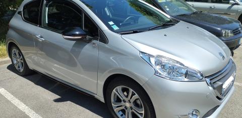 Peugeot 208 2012