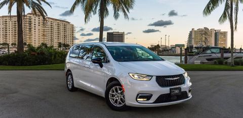 Chrysler Pacifica 2023
