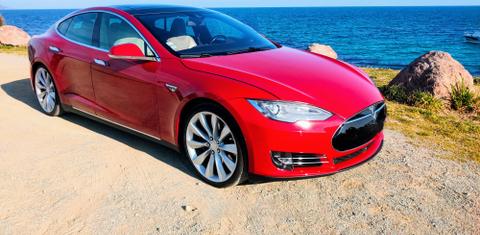 Tesla MODEL S 2016