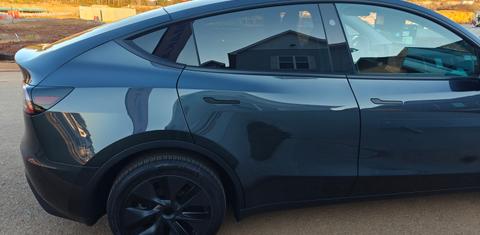 Tesla Model Y 2025