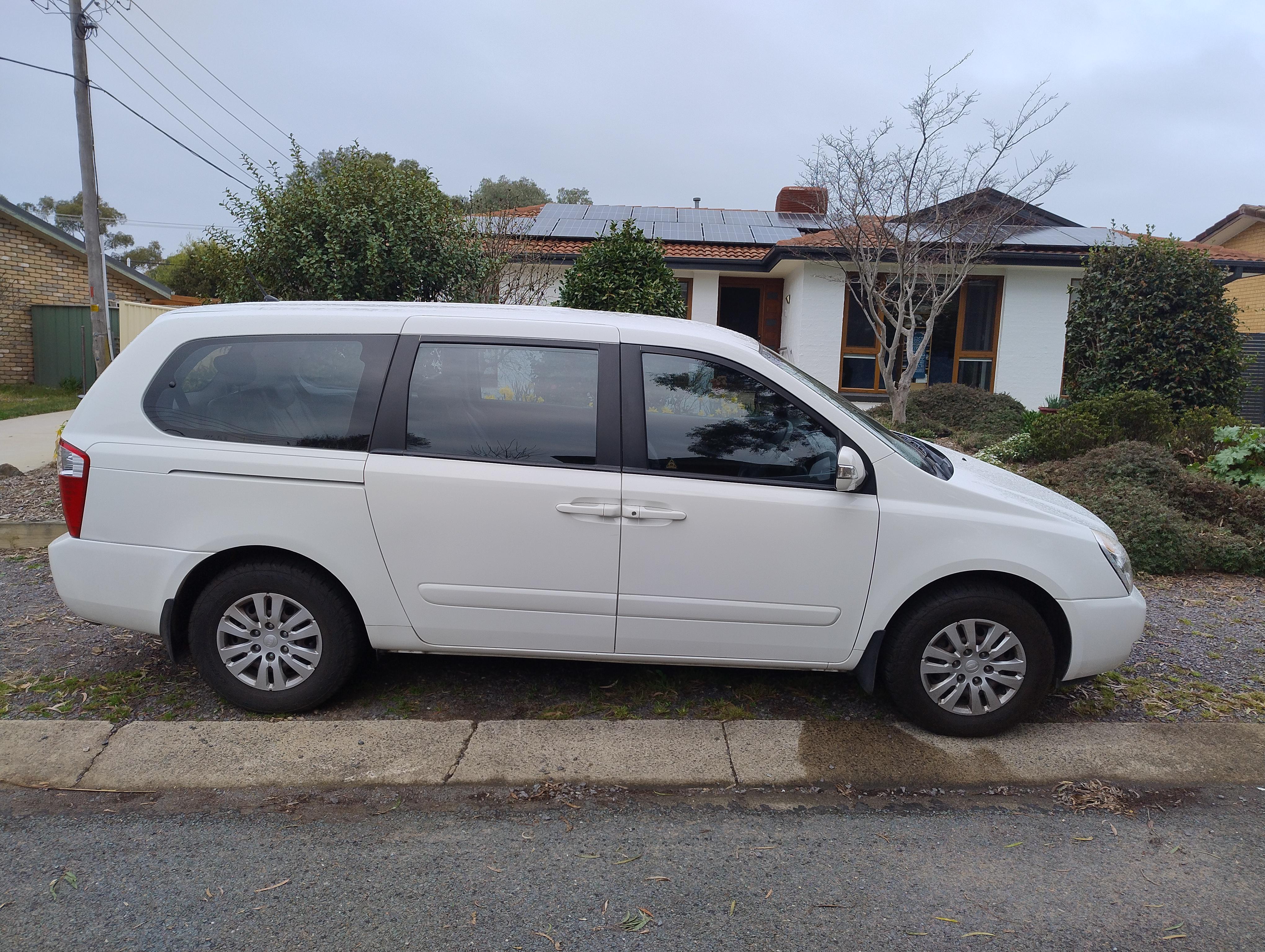 Kia GRAND CARNIVAL 2014 in Kaleen