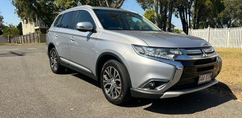 Mitsubishi OUTLANDER 2016