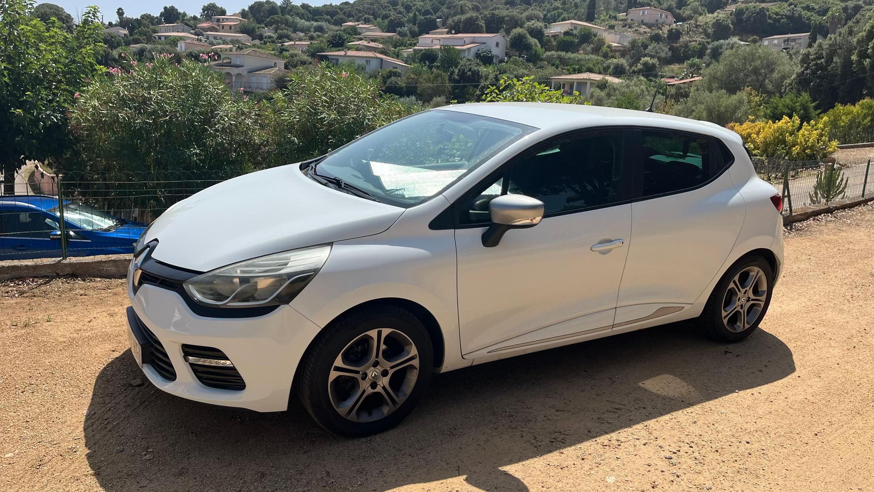 Renault CLIO IV 2016 à Ajaccio