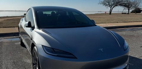 Tesla Model 3 2024