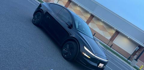 Tesla Model Y 2026