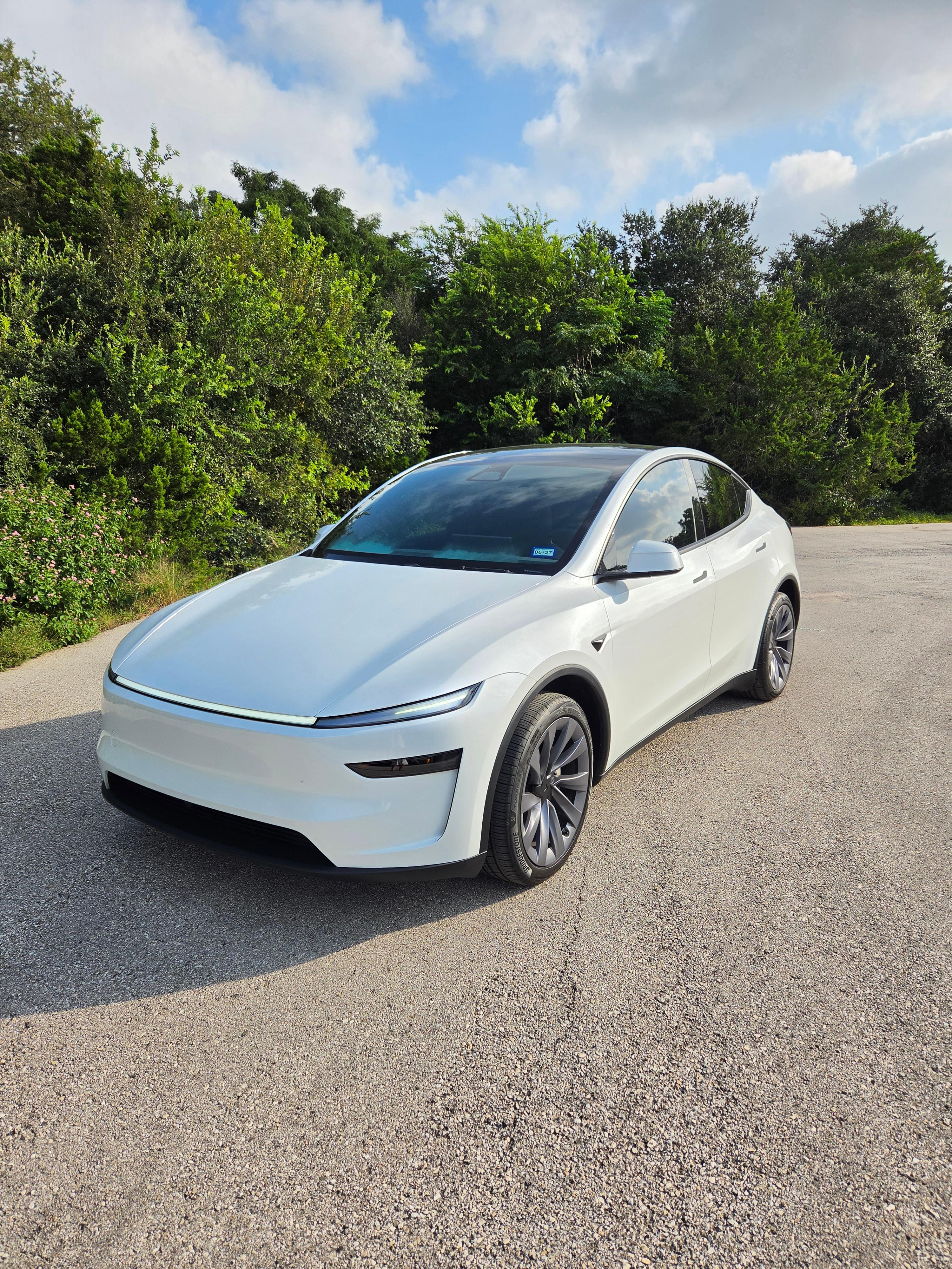 Tesla Model Y 2026 in Helotes, TX