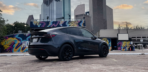 Tesla Model Y 2024