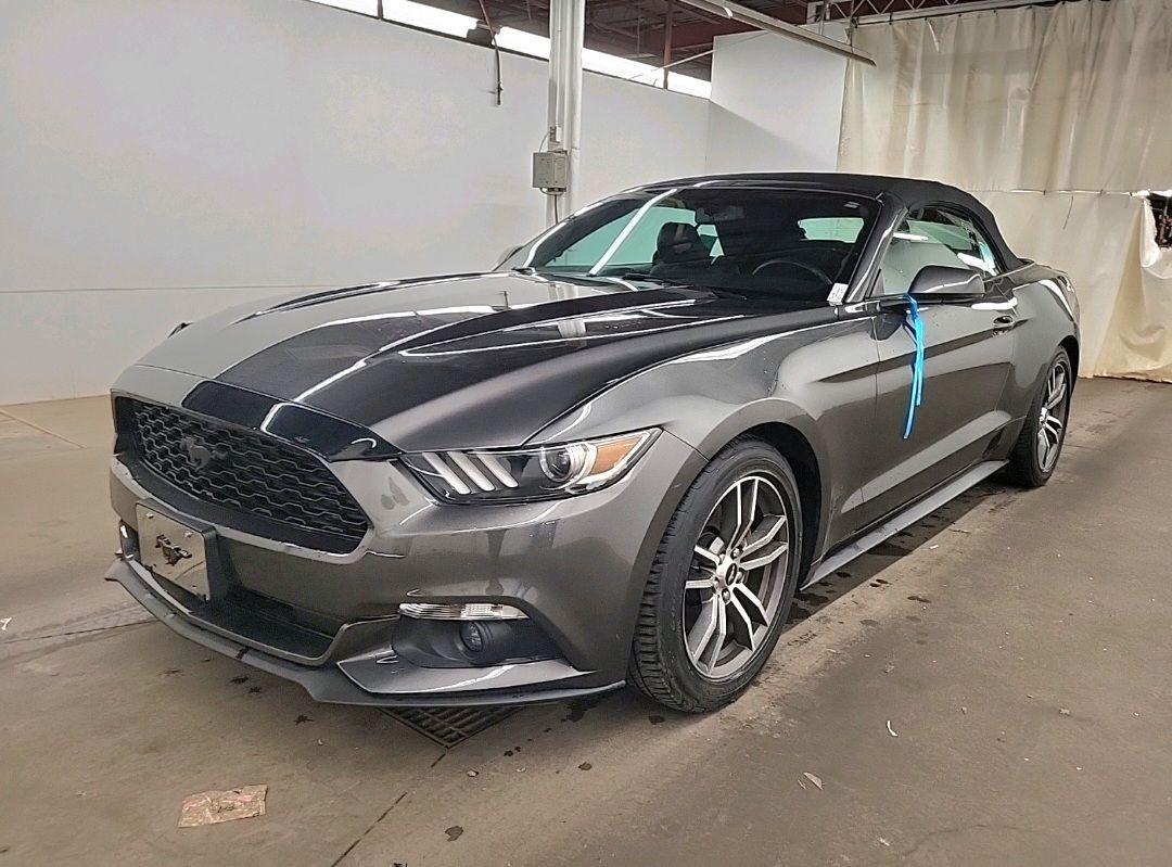 Ford Mustang 2016 à 