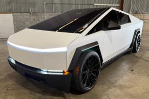 Tesla Cybertruck 2024 in Honolulu