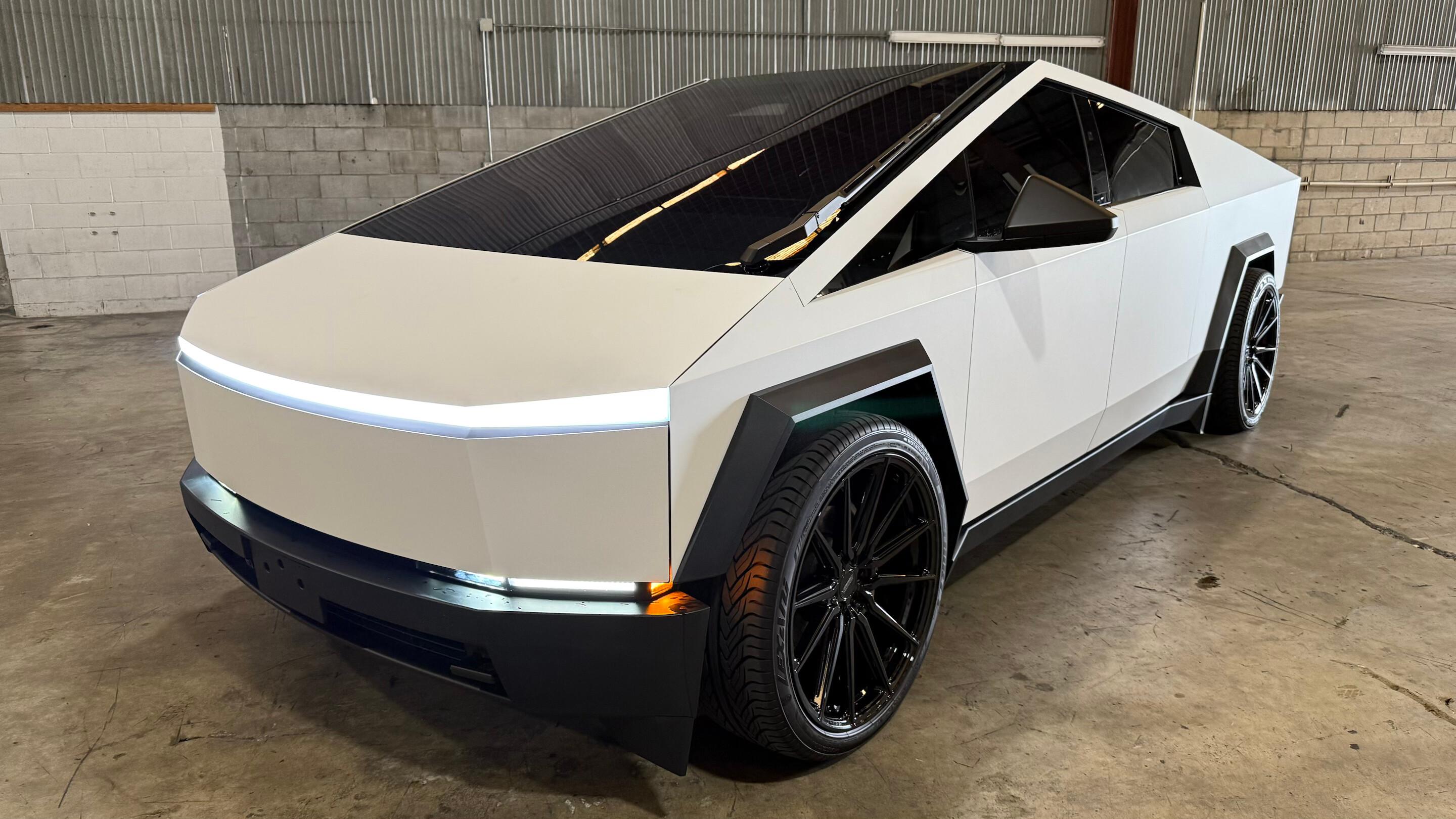 Tesla Cybertruck 2024 in 