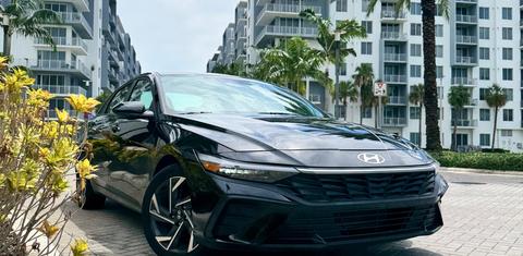 Hyundai Elantra 2025
