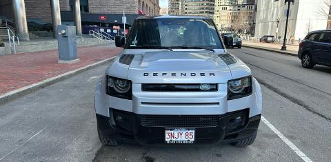 Land Rover Defender 2023