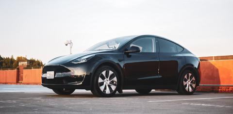 Tesla Model Y 2024