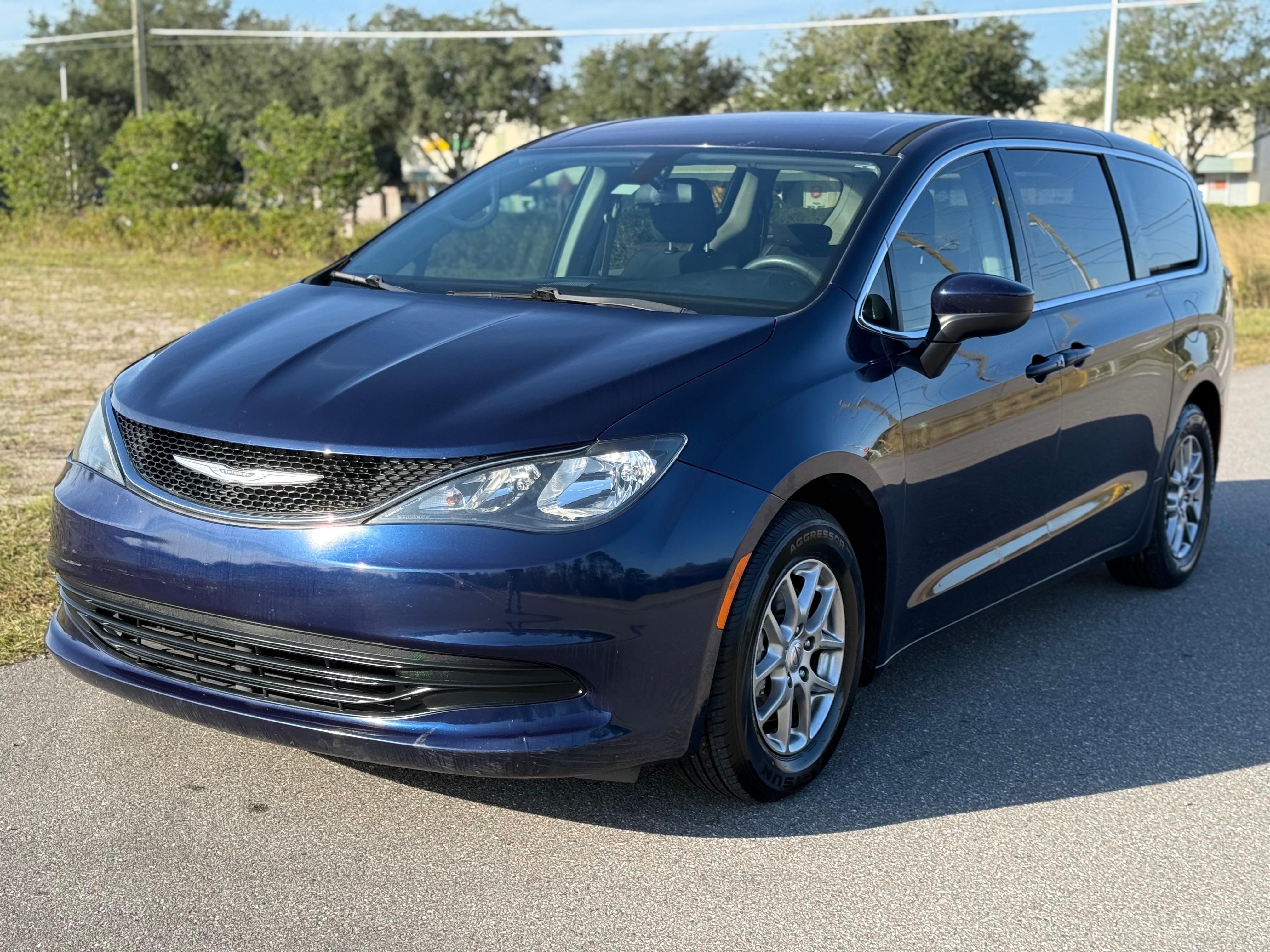 Chrysler Pacifica 2018 in Orlando, FL