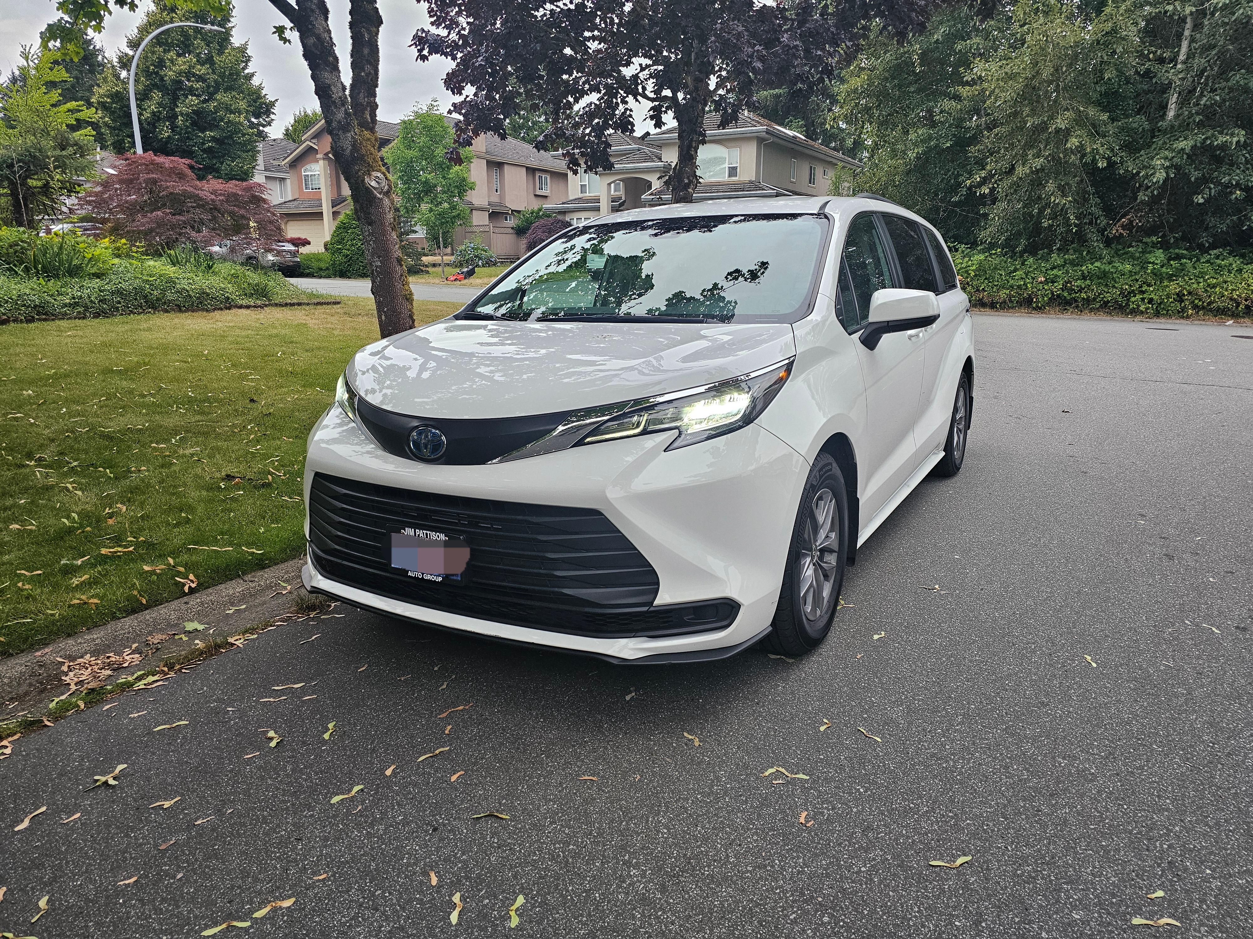 Toyota Sienna 2022 in Surrey, BC
