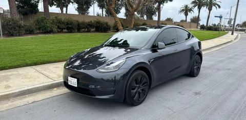 Tesla Model Y 2025