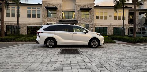 Toyota Sienna 2026