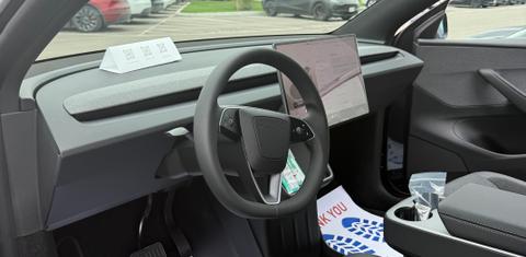 Tesla Model Y 2026