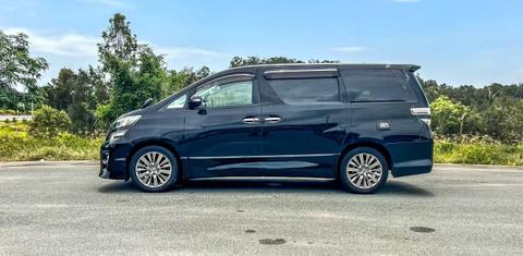 Toyota Vellfire 2014