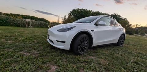 Tesla Model Y 2023