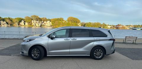 Toyota Sienna 2025