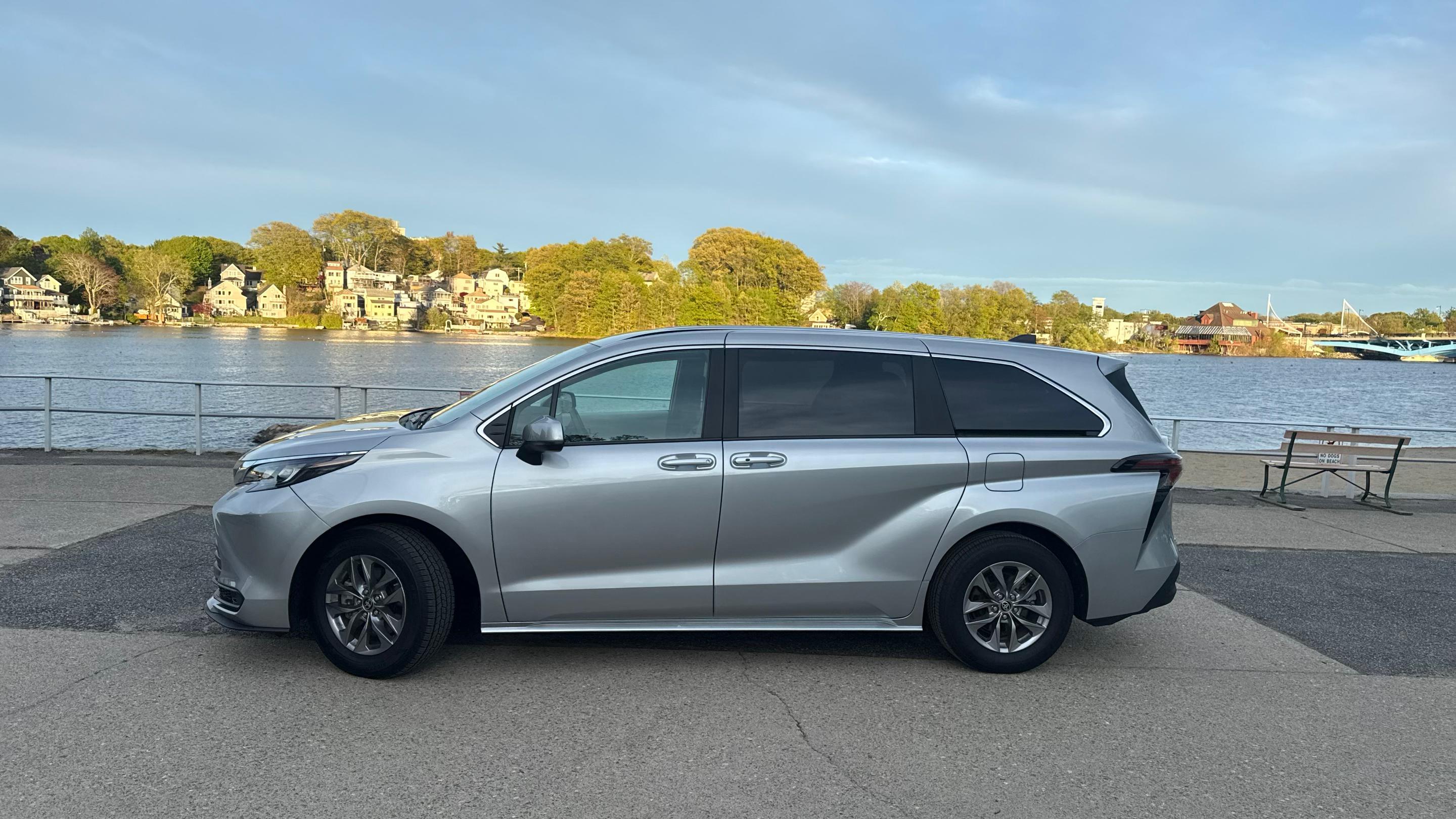 Toyota Sienna 2025 in Uxbridge, MA