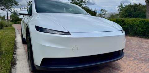 Tesla Model Y 2026