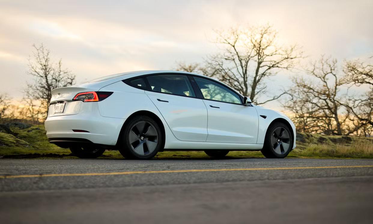 Tesla Model 3 2023 in Sidney, BC