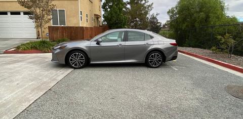 Toyota Camry Hybrid 2026