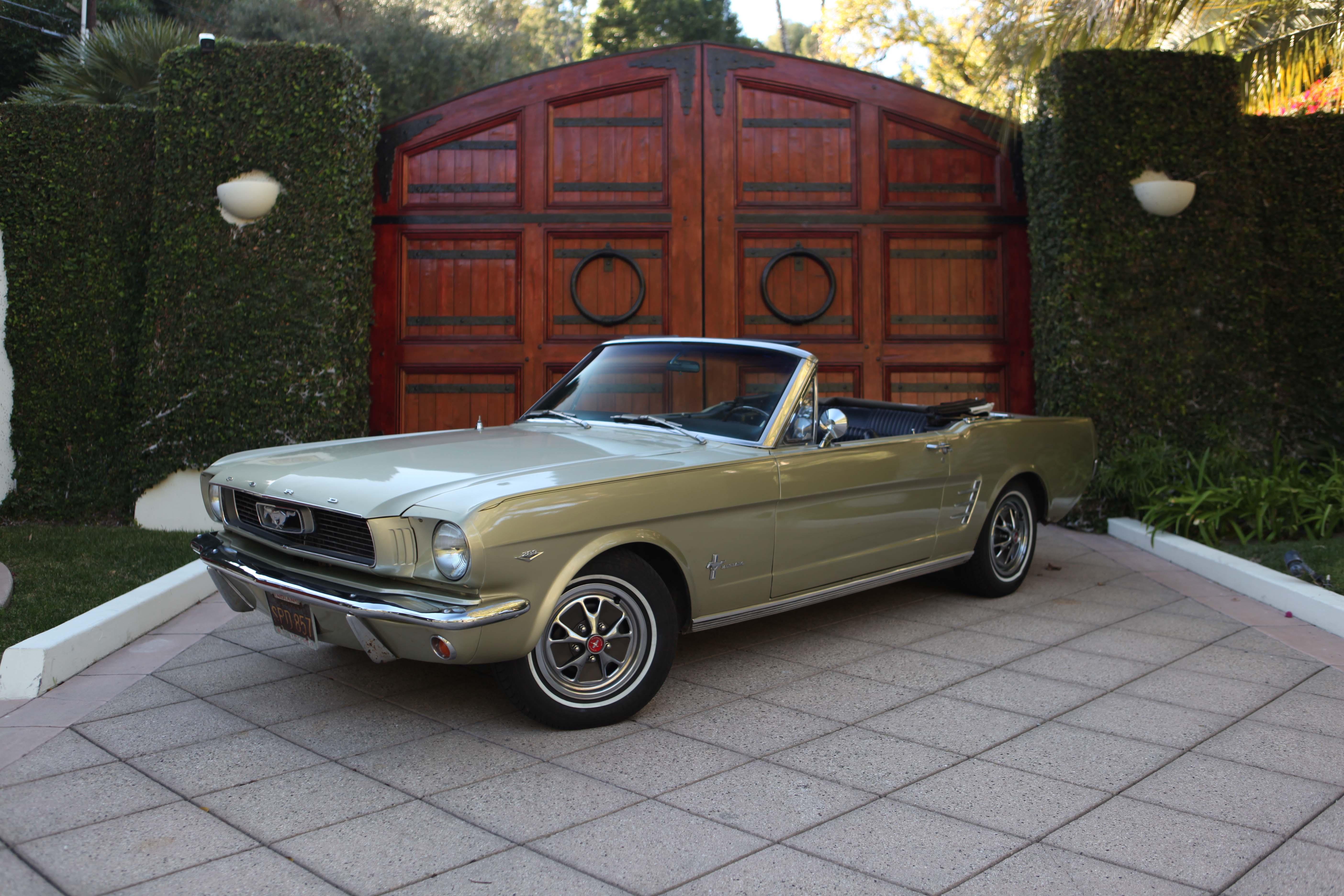 Ford Mustang 1966 in Los Angeles, CA