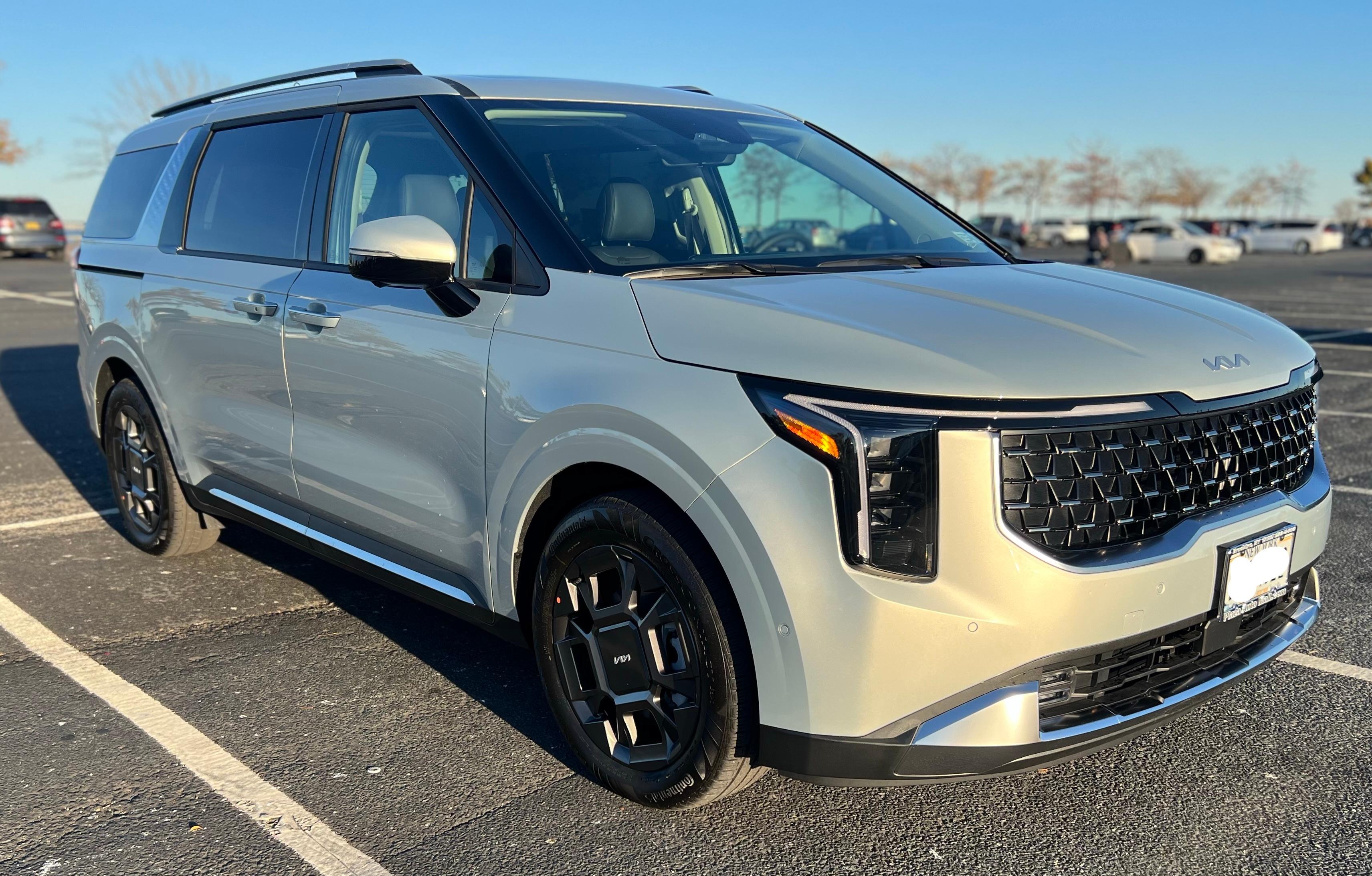 Kia Carnival Hybrid 2025 in Brooklyn, NY