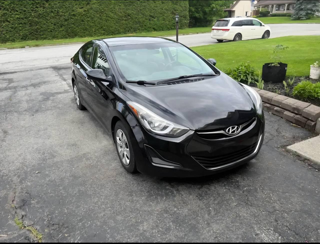 Hyundai Elantra 2016 à Longueuil, QC