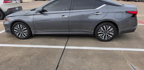 Nissan Altima 2025