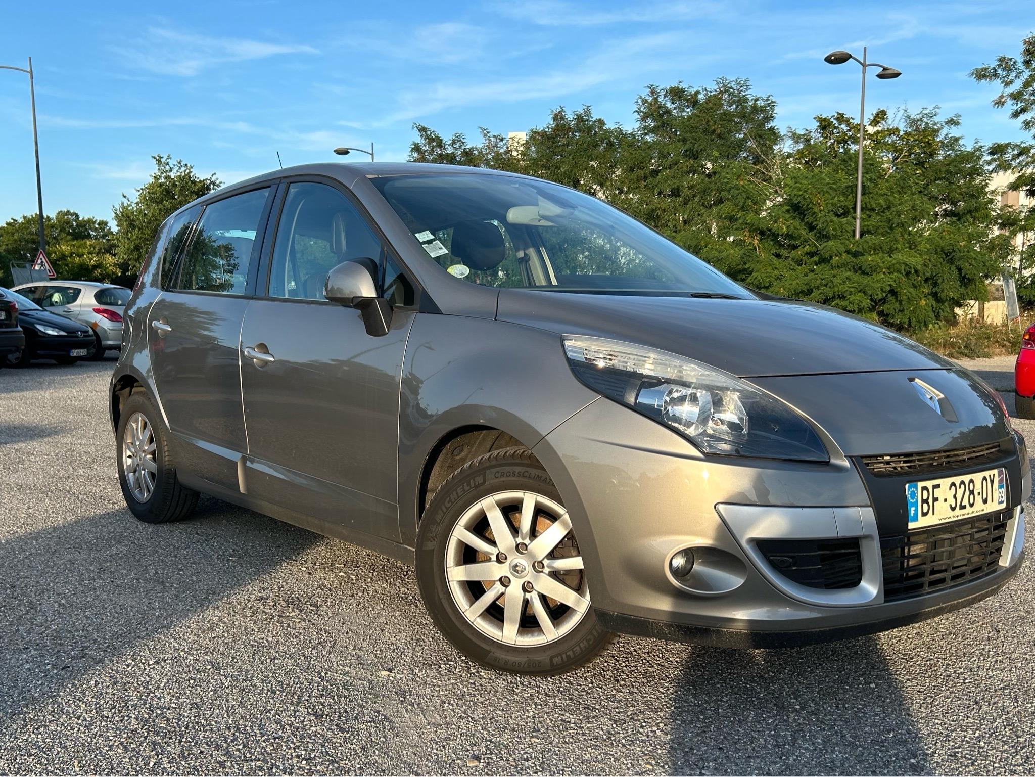 Renault SCENIC III 2011 à Lyon