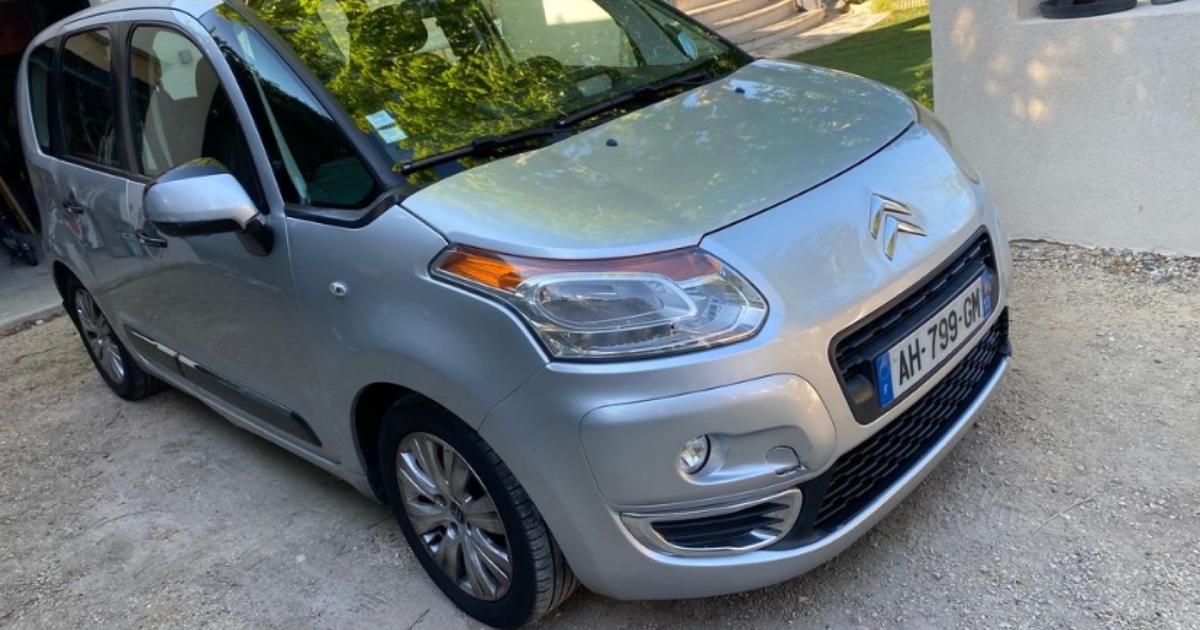 Citroen C3 PICASSO 2009 rental in Marseille, PROVENCE-ALPES-CÔTE D'AZUR ...