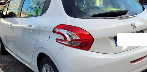 Peugeot 208 2012