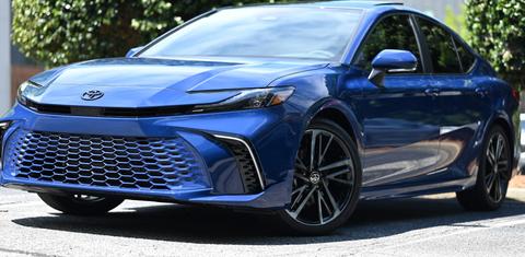 Toyota Camry Hybrid 2025
