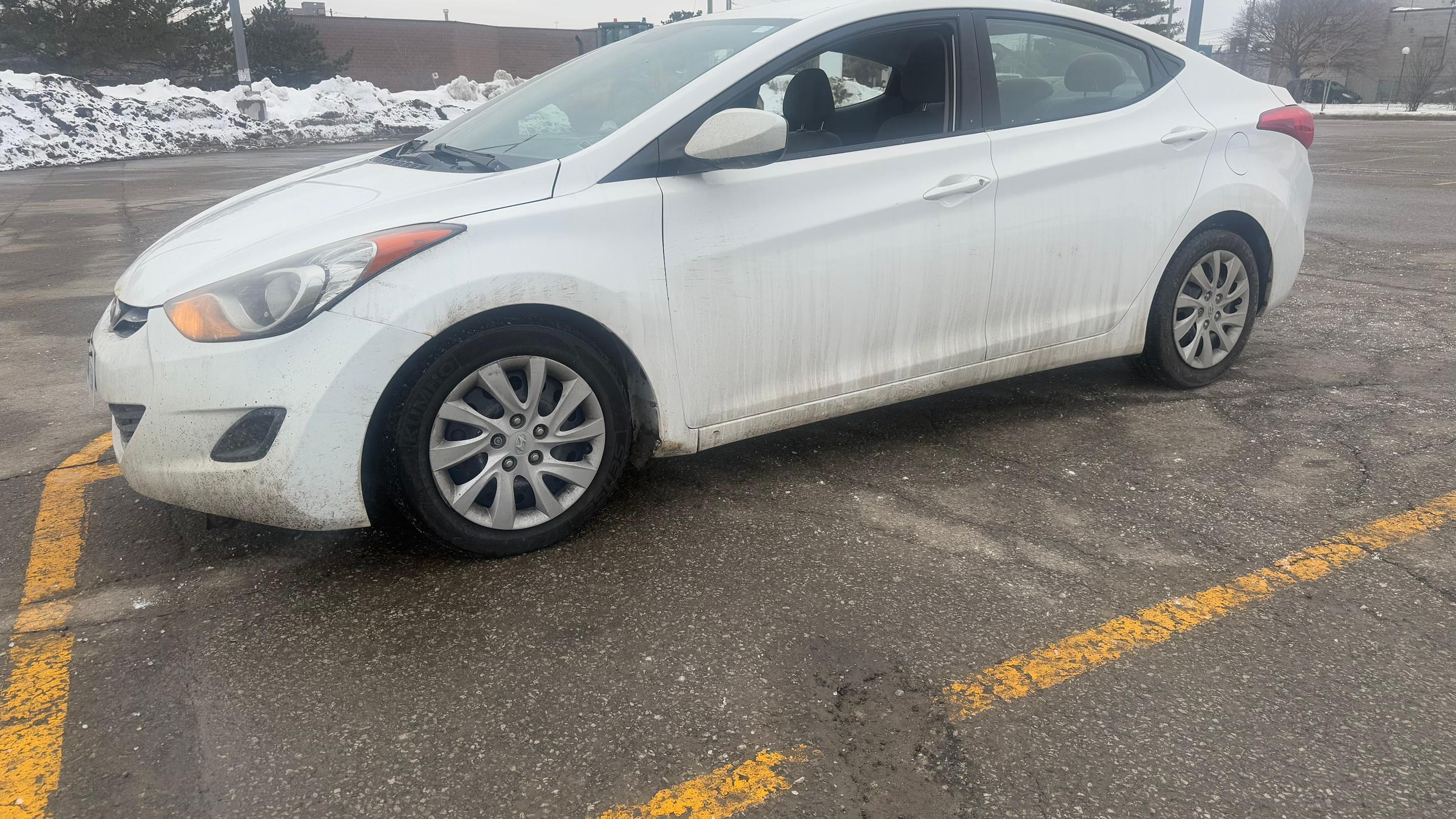 Hyundai Elantra 2014 — Car rental alternative in Toronto, ON