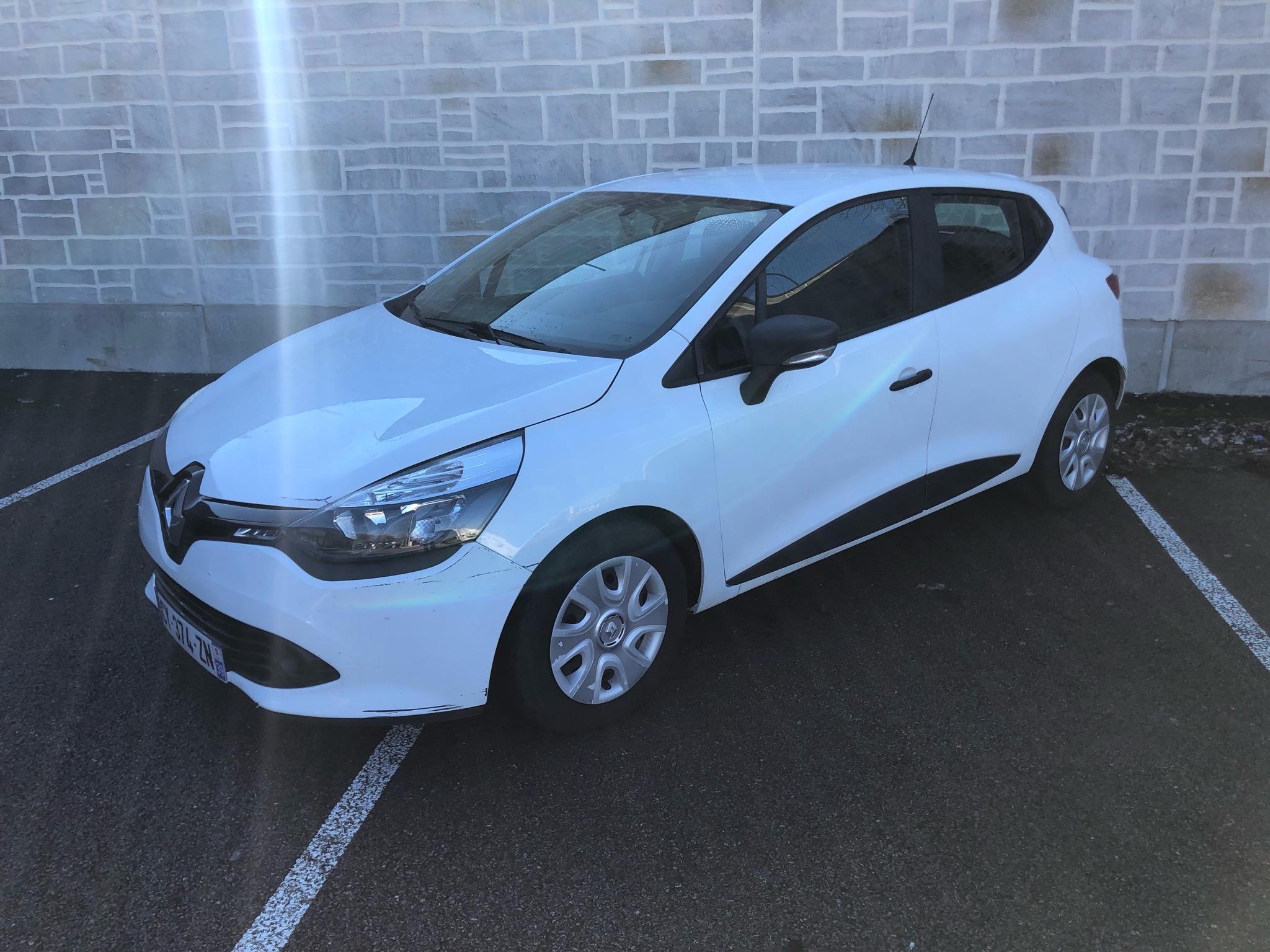 Renault CLIO IV SOCIETE 2013 à Lons-le-Saunier