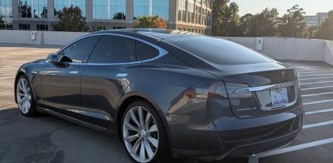Tesla Model S 2015