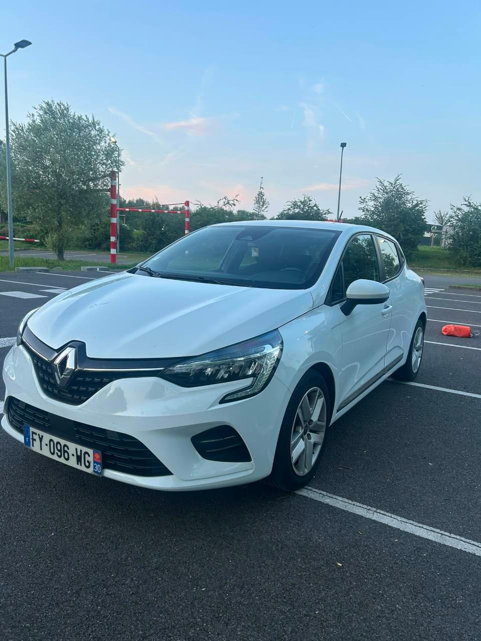 Renault CLIO V 2021 in Noisy-le-grand