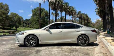 Lexus ES 2019