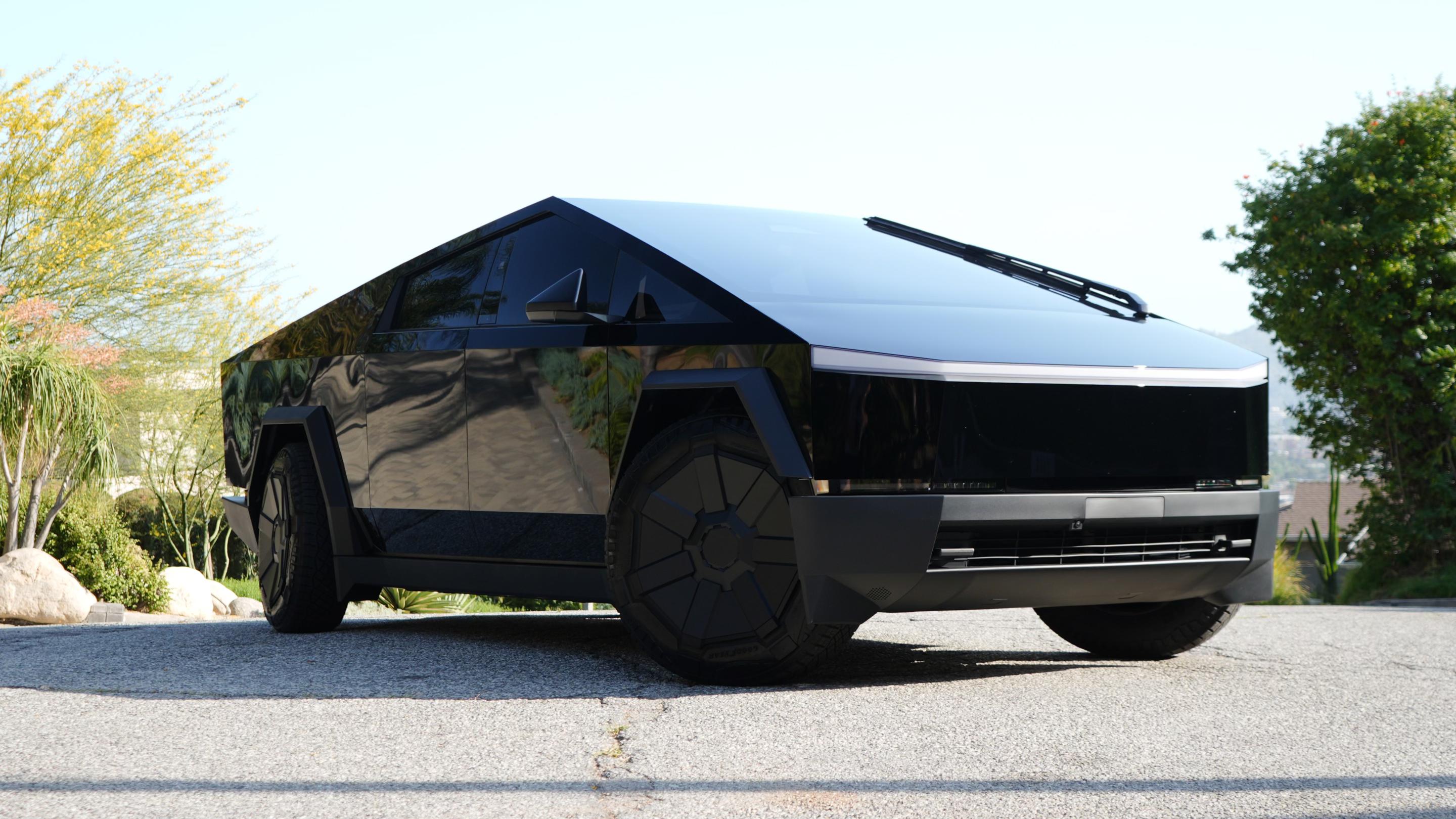 Tesla Cybertruck 2025 in Los Angeles, CA