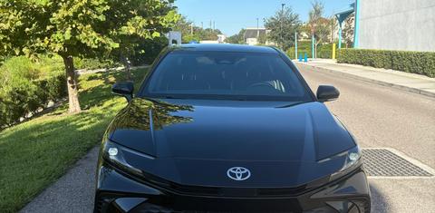 Toyota Camry Hybrid 2025